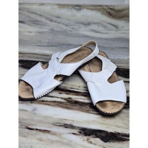 Naturalizer Scout White Leather Slingback Sandals Womens 9 Wide Open Toe Comfort
